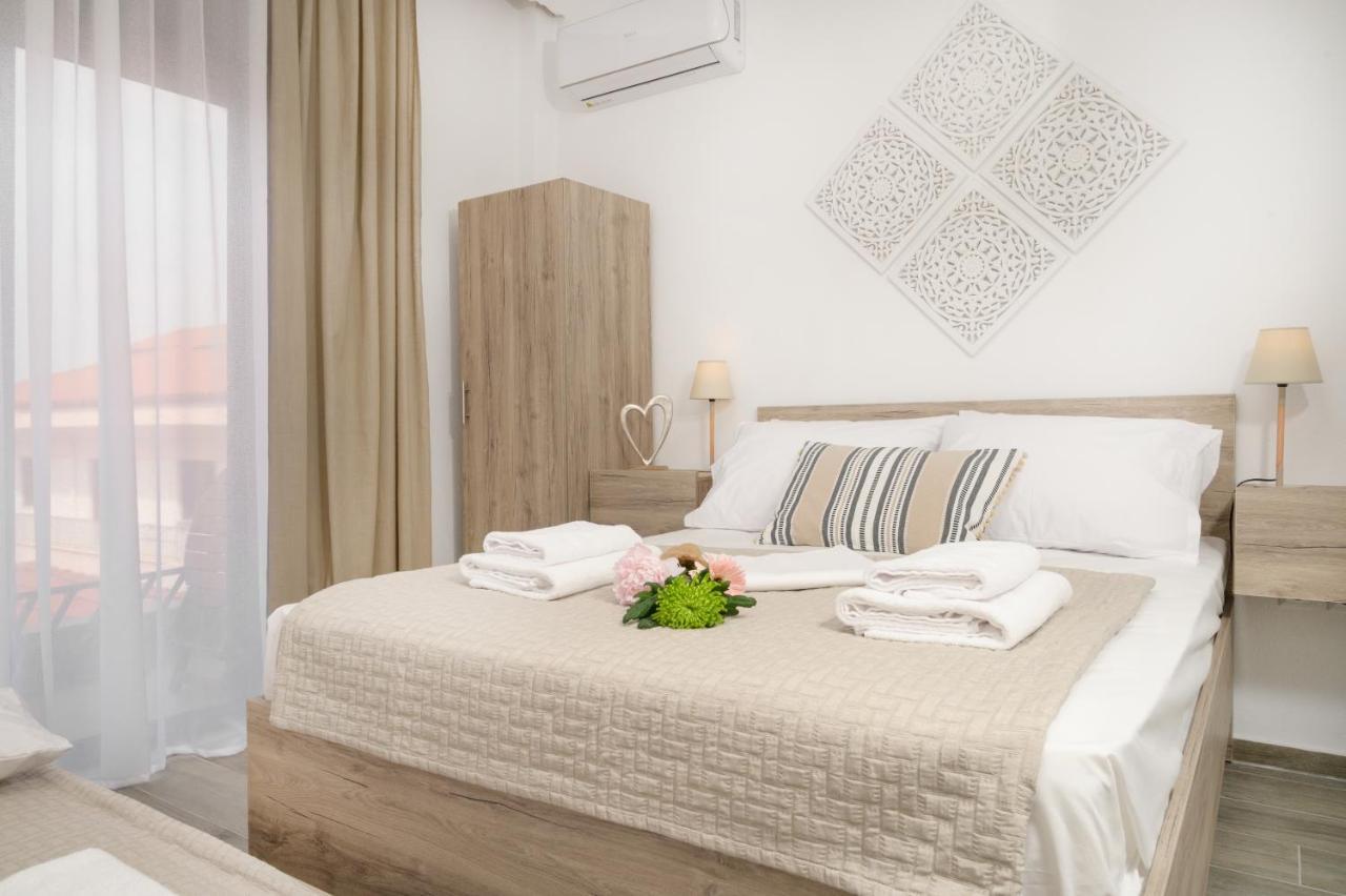 Sand Rooms To Let Nea Roda Exterior photo